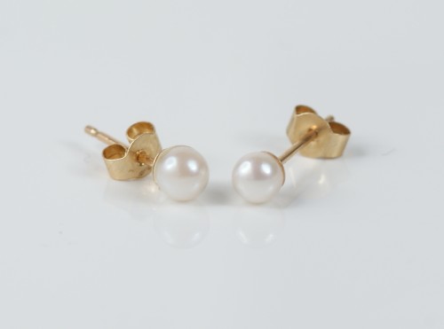 9ct Gold Cultured Pearl Stud Earrings